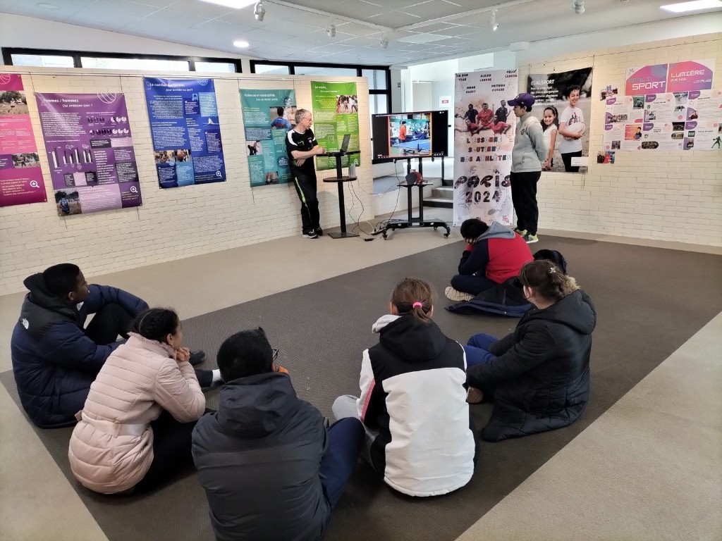 Salle d'expo : présentation et échanges